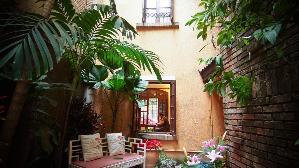 Cam Ly Boutique Apartment & Hotel Хошимин Екстериор снимка