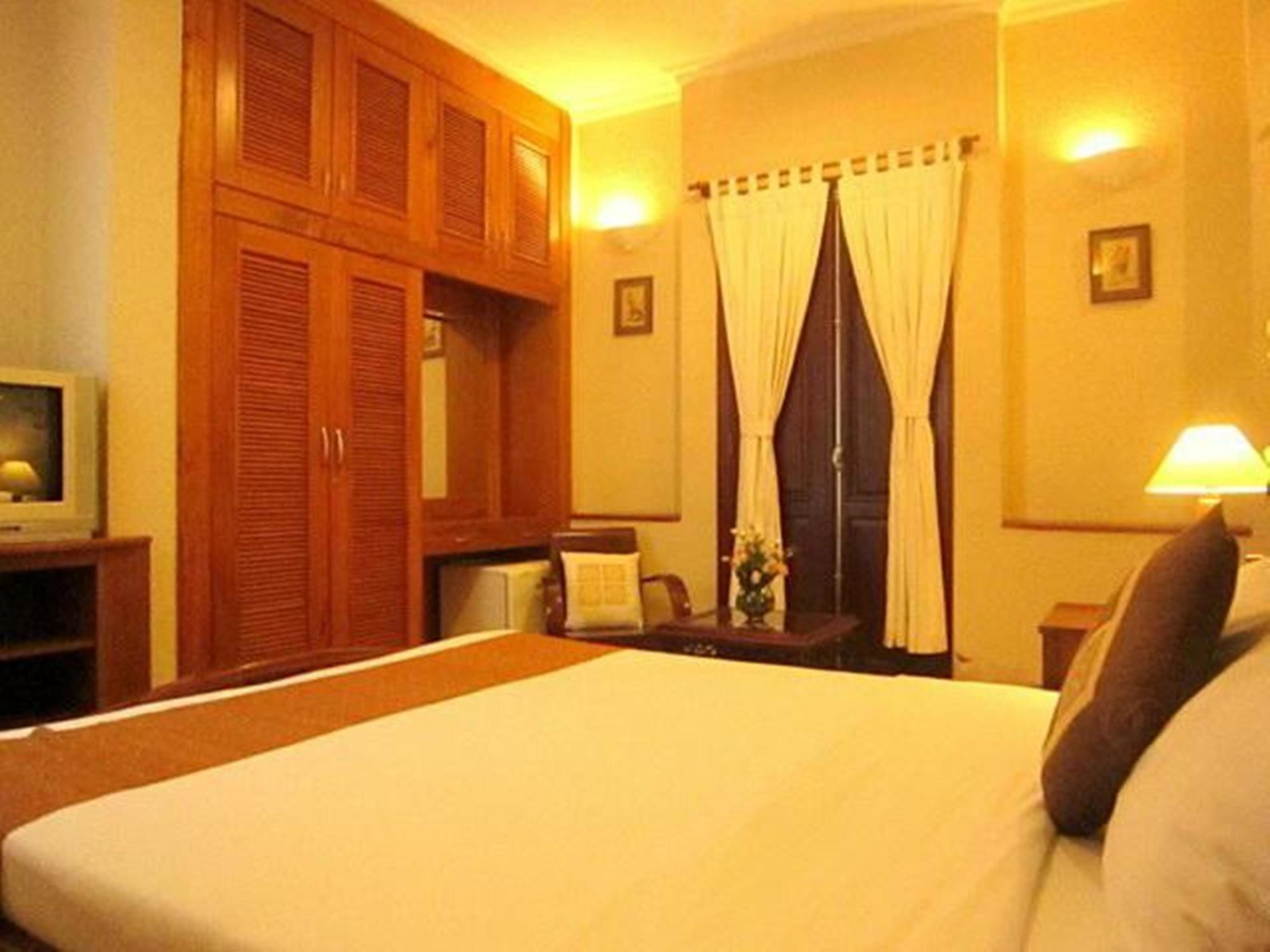 Cam Ly Boutique Apartment & Hotel Хошимин Екстериор снимка