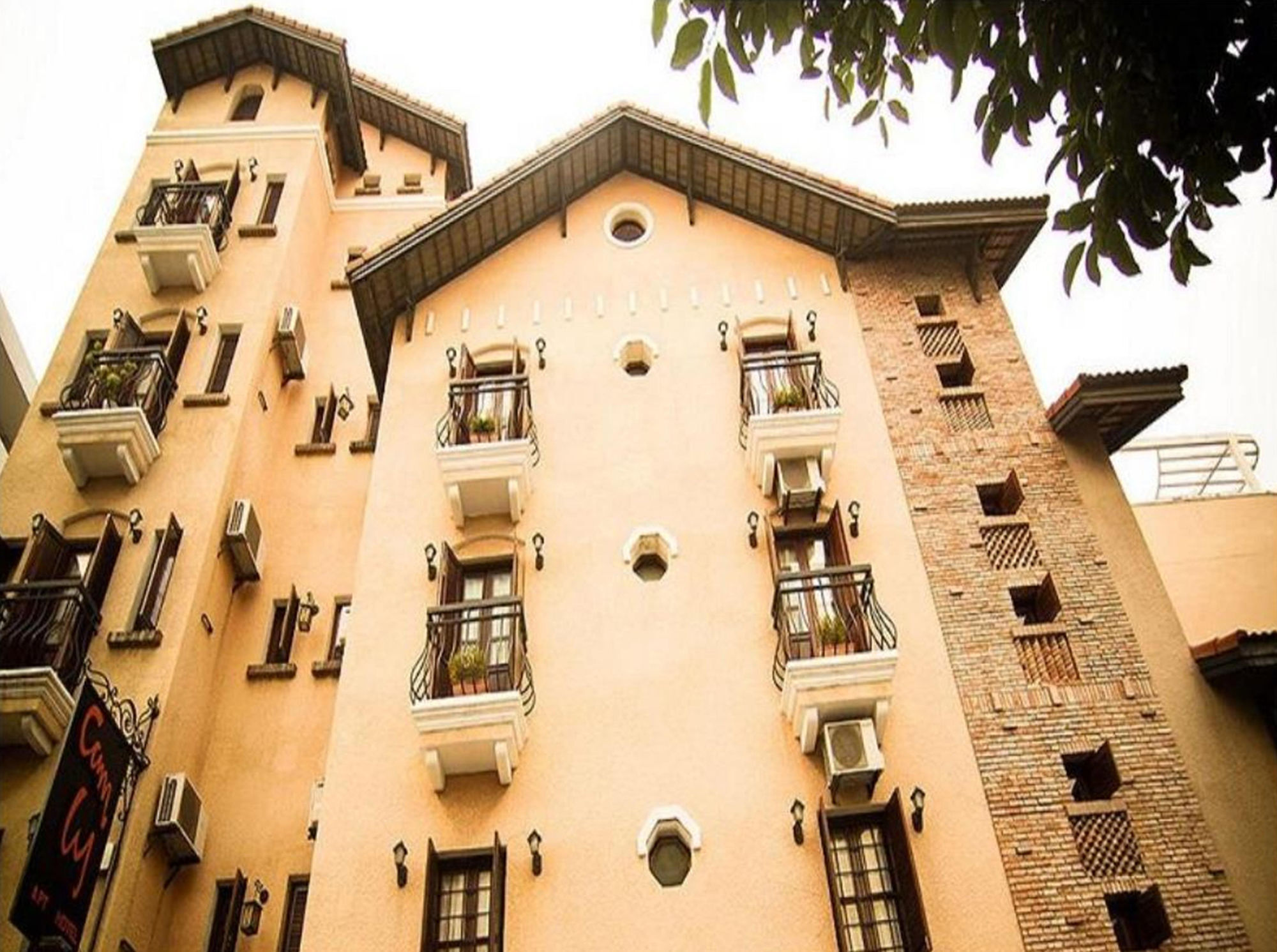 Cam Ly Boutique Apartment & Hotel Хошимин Екстериор снимка